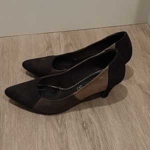 Black and grey heels - Size: 6.5
